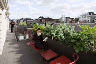 39-42 New Bond St, London to rent Interior Photo- Image 1 of 10