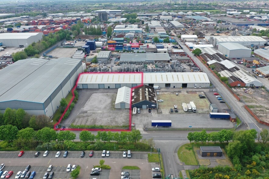 Knowsley Point, Knowsley Industrial Estate, Liverpool to rent - Building Photo - Image 3 of 6