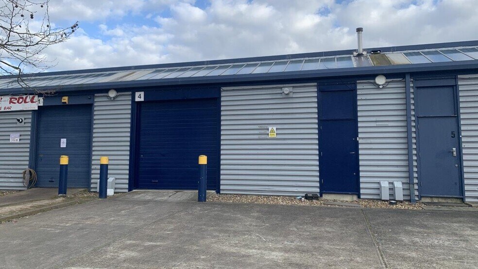 Saffron Ct, Basildon, SS15 6SS Light Industrial for Lease UK