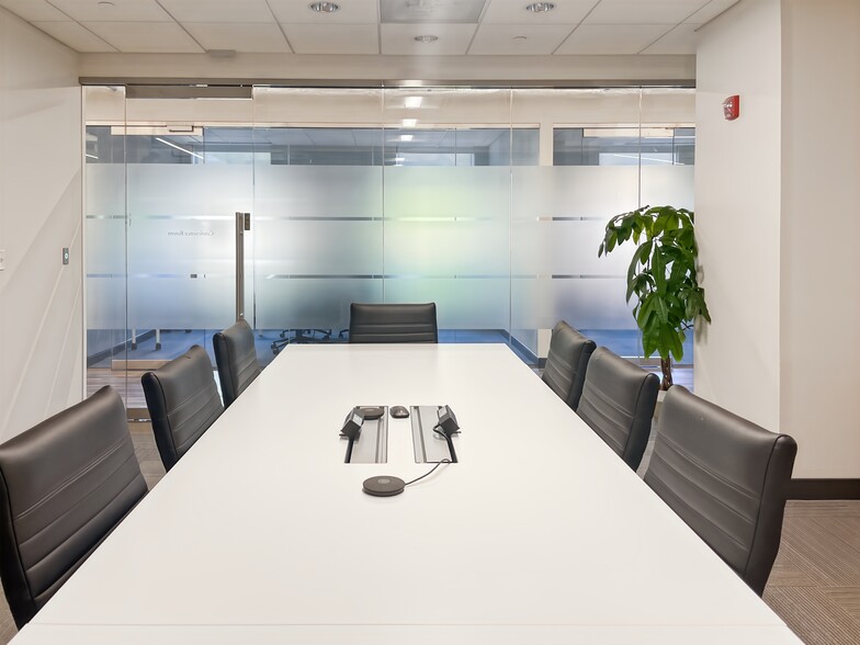 4701 Sangamore Rd, Bethesda, MD to rent - Interior Photo - Image 2 of 12