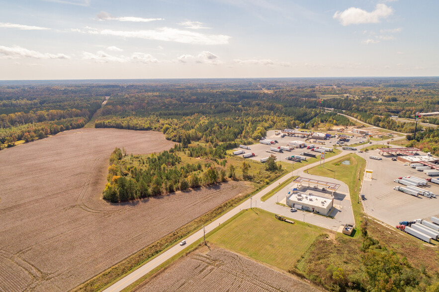 700 Moores Ferry Rd, Skippers, VA for sale - Aerial - Image 3 of 14