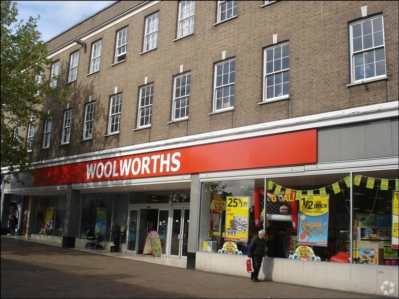 23-26 Cornhill, Bury St Edmunds to rent - Building Photo - Image 2 of 4