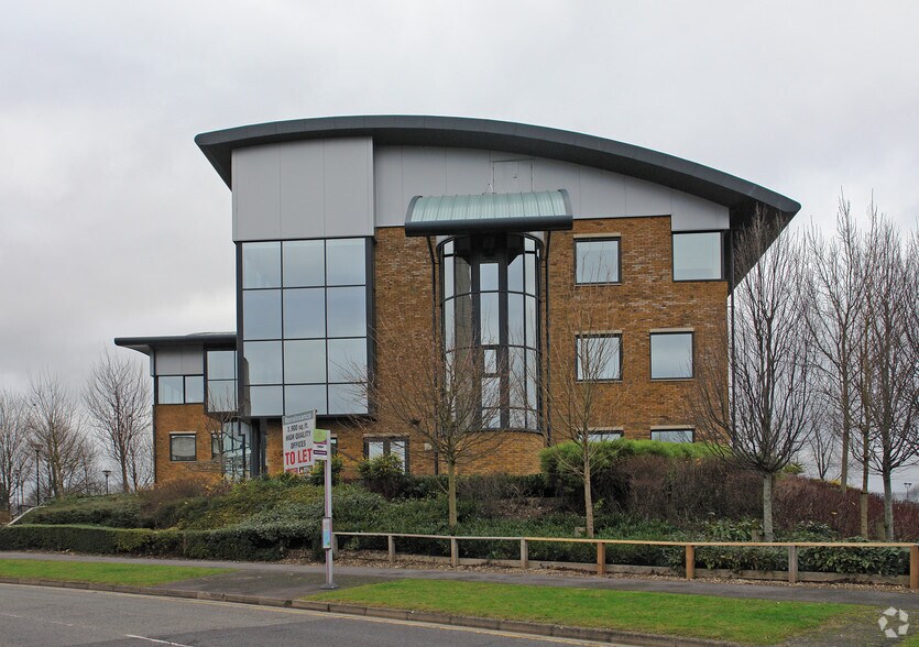 Basing Vw, Basingstoke for sale - Building Photo - Image 3 of 6