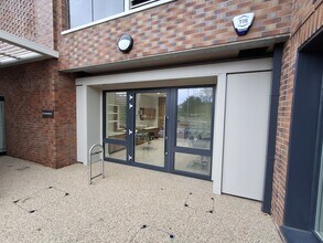 Steppingley Rd, Bedford to rent Building Photo- Image 1 of 3