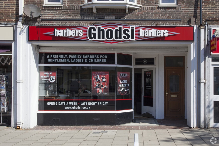 32 Goring Rd, Worthing for sale - Building Photo - Image 2 of 6