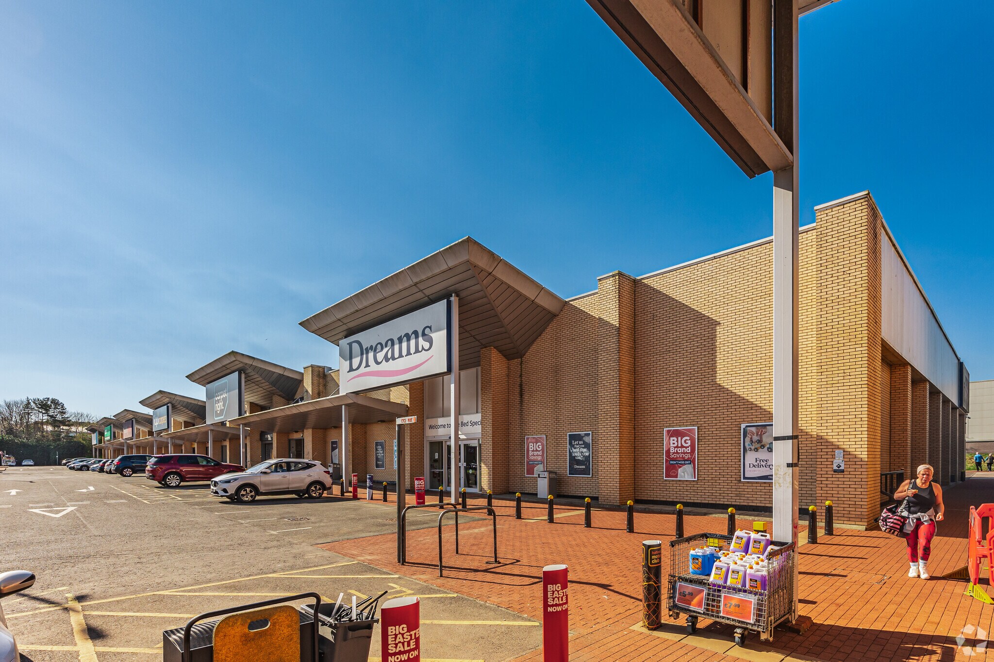 Almondvale South, Livingston for sale Primary Photo- Image 1 of 1