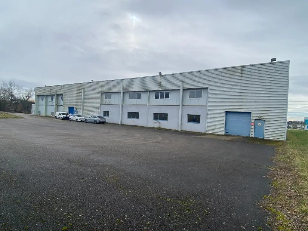 Vente Local d'activités 1 968 m² - Photo 1