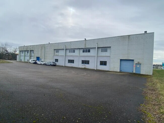 Vente Local d'activités 1 968 m²