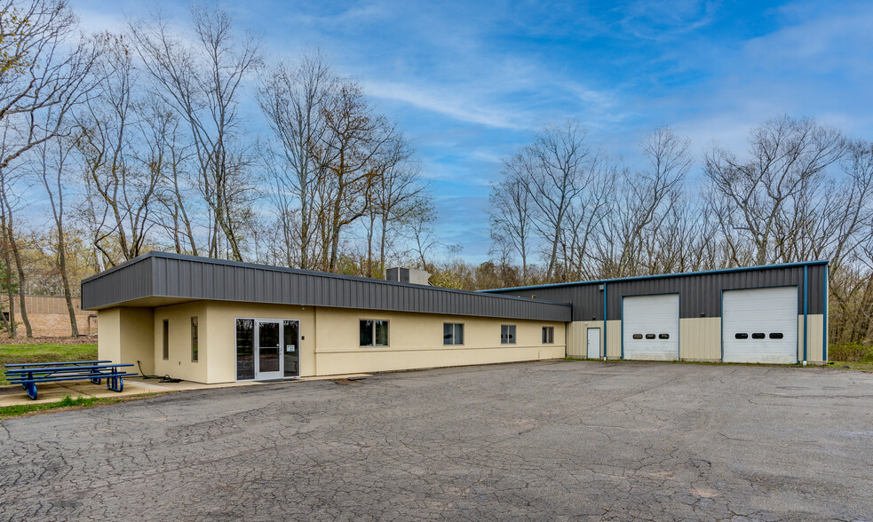 105 Industrial Park Rd, Vernon, CT for rent - Building Photo - Image 1 of 15