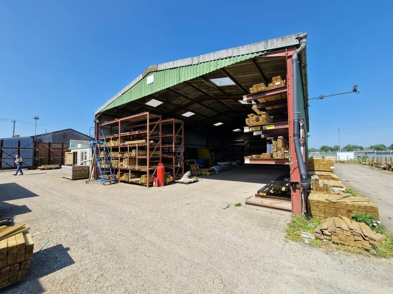 Court Ln, Hadlow to rent - Building Photo - Image 2 of 5