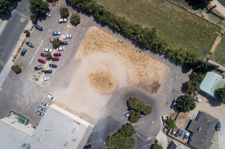 7940 Lander Ave, Hilmar, CA 95324 UK