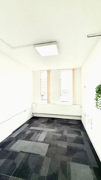 44-48 Magdalen St, Norwich to rent - Building Photo - Image 3 of 61