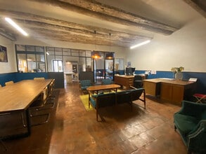 Office in Marseille to rent Building Photo- Image 2 of 5