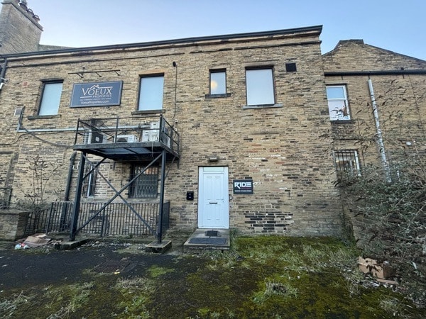 16-18 Bradford Rd, Brighouse to rent - Building Photo - Image 2 of 2