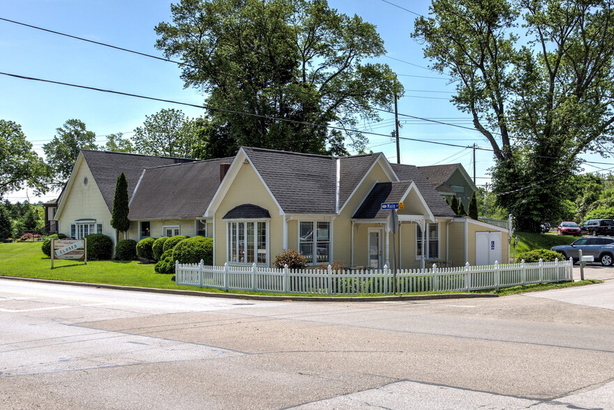 9417 Main Street, Cincinnati, OH for sale - Building Photo - Image 2 of 37