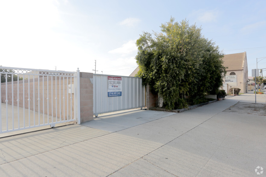 17046 Clark Ave, Bellflower, CA for sale - Primary Photo - Image 1 of 1