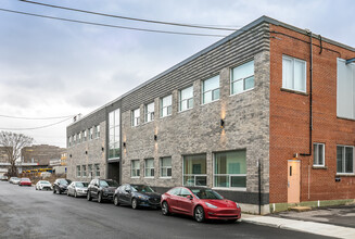 9850-9852 Rue Verville, Montréal, QC for sale Primary Photo- Image 1 of 22