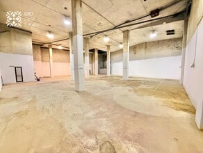 Retail in Cornellà de Llobregat, Barcelona to rent Interior Photo- Image 2 of 5