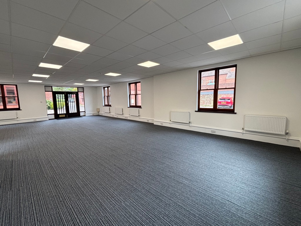 Liston Rd, Marlow to rent Interior Photo- Image 1 of 3