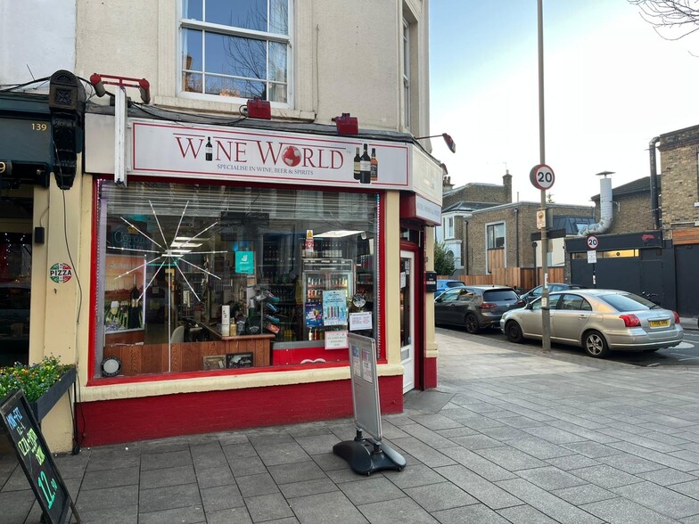 141 St Johns Hl, London to rent - Building Photo - Image 3 of 5