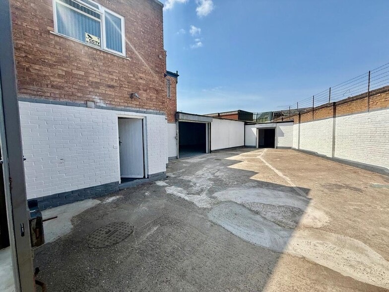 18-20 Navigation St, Walsall to rent - Building Photo - Image 3 of 11