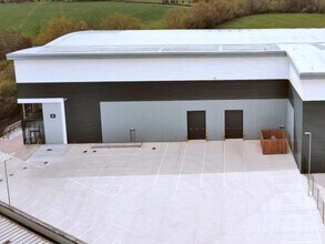 310-320 Hithercroft Rd, Wallingford to rent Building Photo- Image 2 of 2