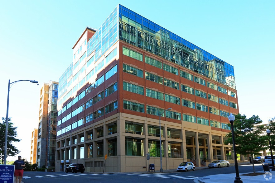 2000 14th St N, Arlington, VA to rent - Building Photo - Image 2 of 15