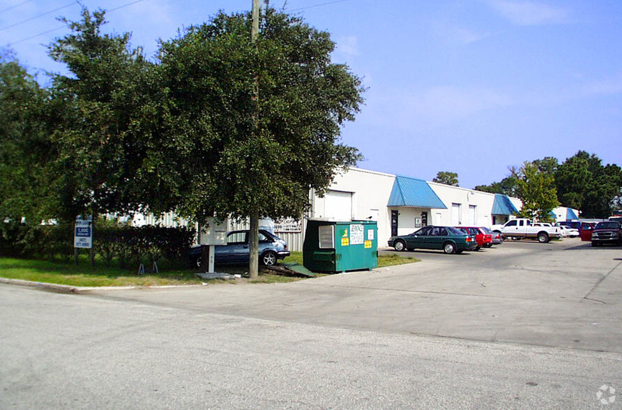 395-397 Enterprise St, Ocoee, FL for rent - Building Photo - Image 3 of 8