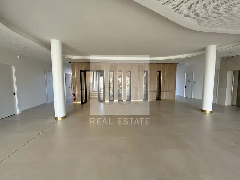 Office in Genas to rent - Interior Photo - Image 3 of 13