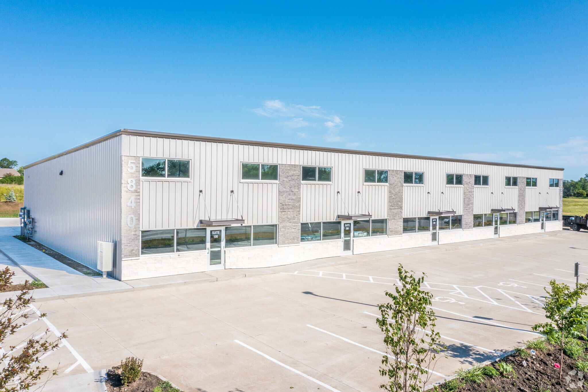 5840 NW Beaver Dr, Johnston, IA for sale Building Photo- Image 1 of 1