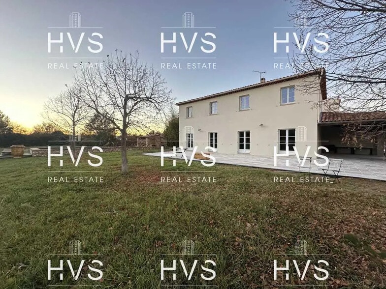 Office in Aix-en-Provence to rent - Building Photo - Image 3 of 14