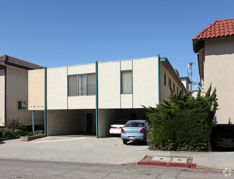 1333 Barry Ave, Los Angeles, CA for sale - Primary Photo - Image 1 of 2