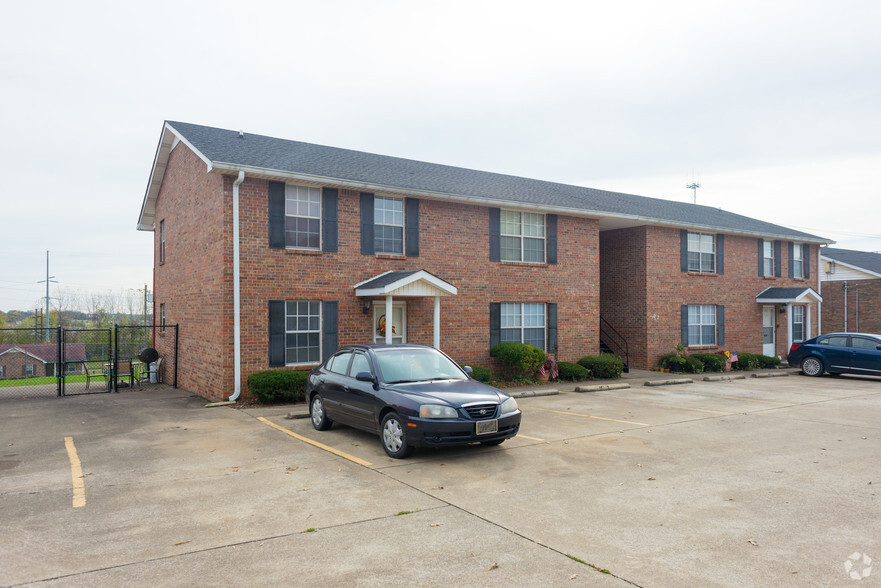 284 Rue Le Mans Dr, Clarksville, TN for sale - Primary Photo - Image 1 of 8