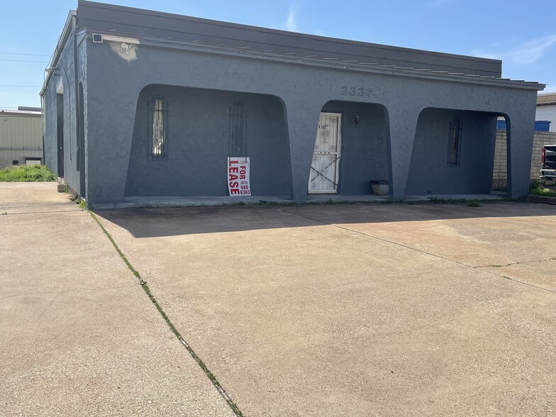 2337 Fort Worth St, Grand Prairie, TX for sale - Building Photo - Image 1 of 1