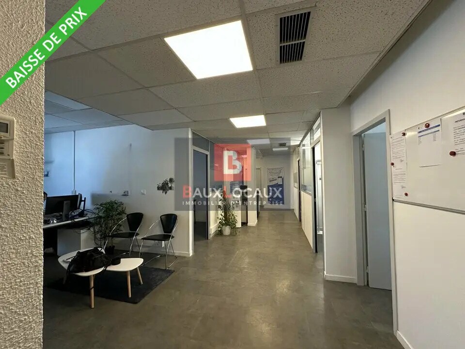 Office in Le Pontet to rent Primary Photo- Image 1 of 9