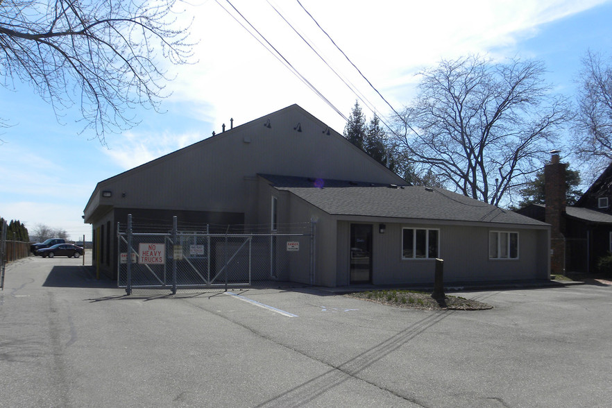 22425 Van Horn Rd, Woodhaven, MI for sale - Primary Photo - Image 1 of 3