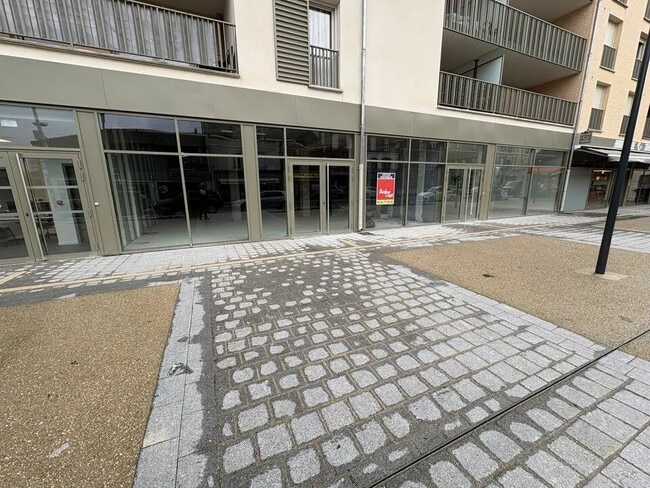 Location Commerce 210 m²