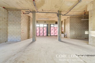 Warple Way, London to rent Interior Photo- Image 1 of 12