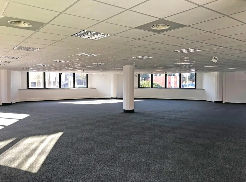 17 Avenue Didier Daurat, Blagnac to rent - Interior Photo - Image 3 of 10