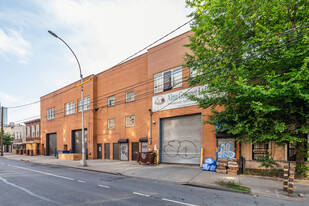 39-12 Crescent St - Commercial Property