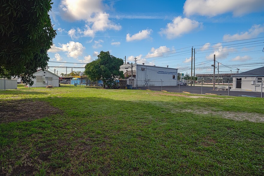 4460 Clinton Blvd, Lake Worth, FL for sale - Primary Photo - Image 1 of 1