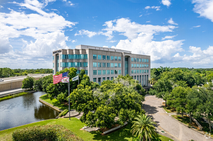 12800 University Dr, Fort Myers, FL for rent - Building Photo - Image 3 of 13