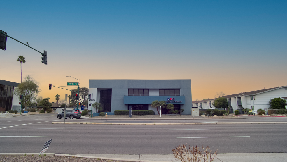 2600 N 44th St, Phoenix, AZ for rent - Building Photo - Image 1 of 9