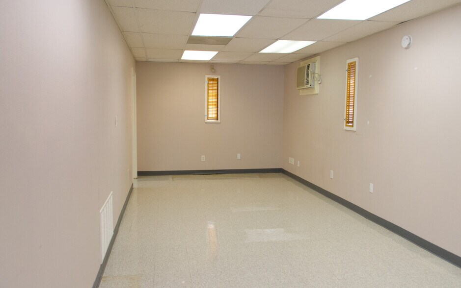 19575 K St, Somerset, TX for sale - Building Photo - Image 3 of 34