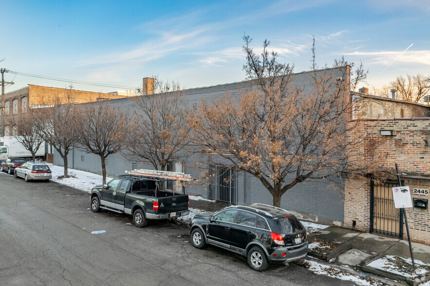 2415 W 24th Pl, Chicago, IL for sale - Primary Photo - Image 1 of 16