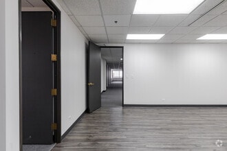 3501 Algonquin Rd, Rolling Meadows, IL to rent Interior Photo- Image 1 of 4