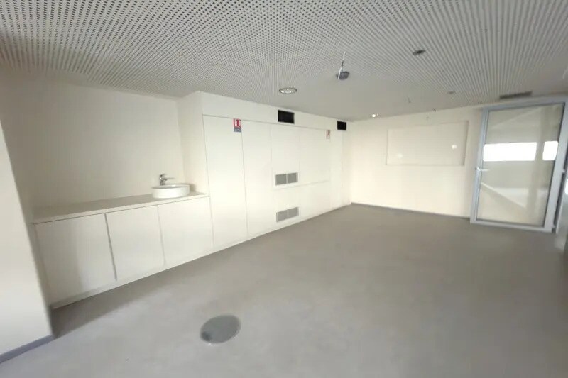 Office in Montpellier to rent - Interior Photo - Image 2 of 2
