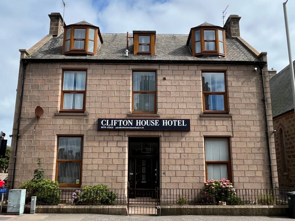 96 Queen St, Peterhead for sale Primary Photo- Image 1 of 17