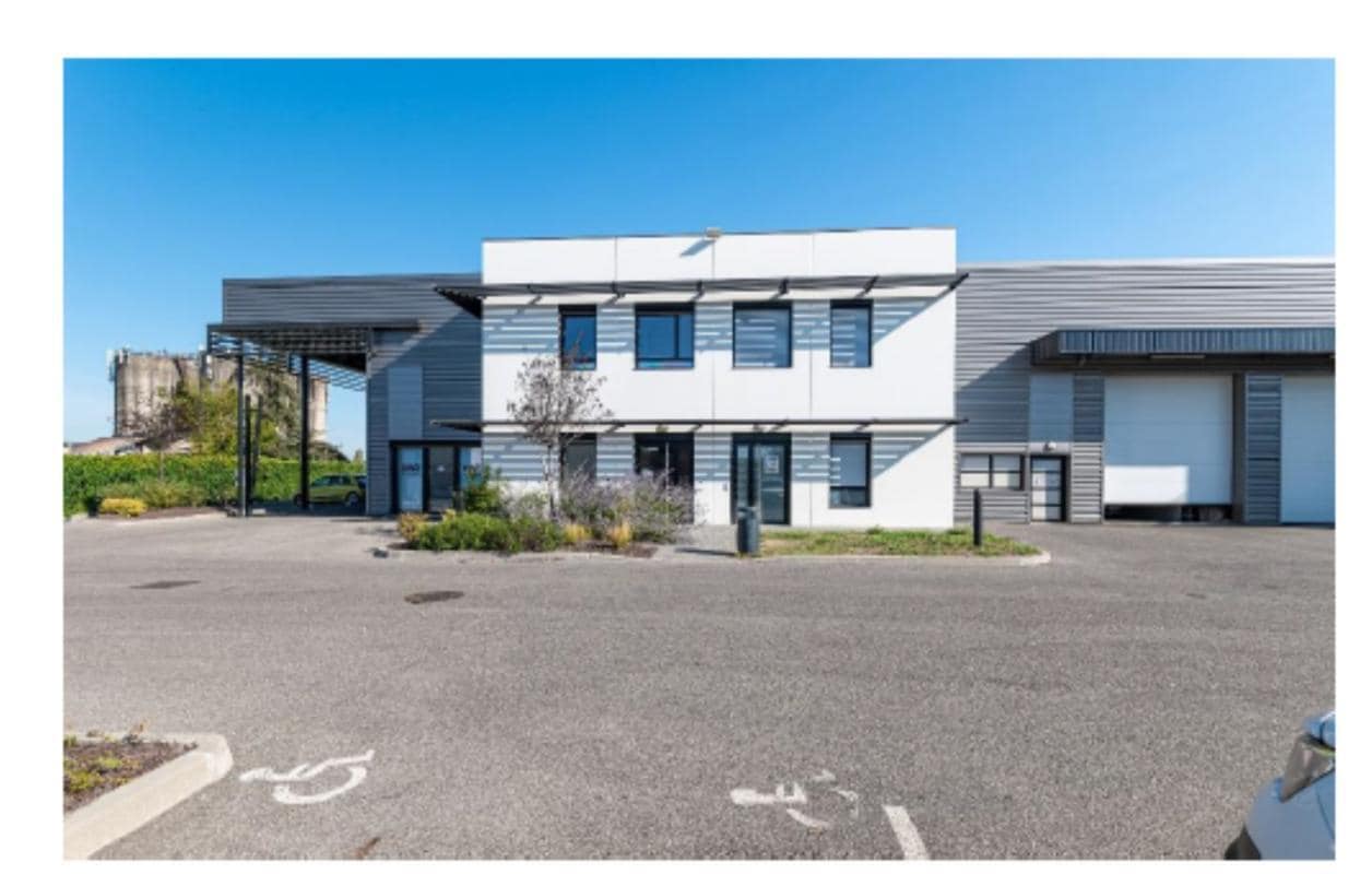 35-37 Rue Emile Zola, Décines-Charpieu to rent Building Photo- Image 1 of 6