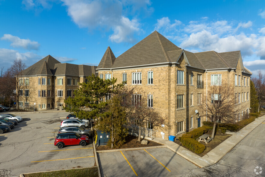 410-420 N Service Rd E, Oakville, ON for rent - Building Photo - Image 2 of 13